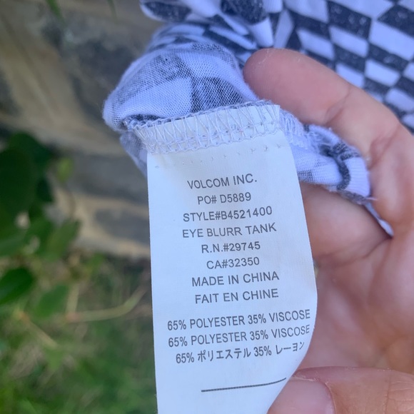 NWOT Volcom Disco Pattern Crop Top - Picture 4 of 5